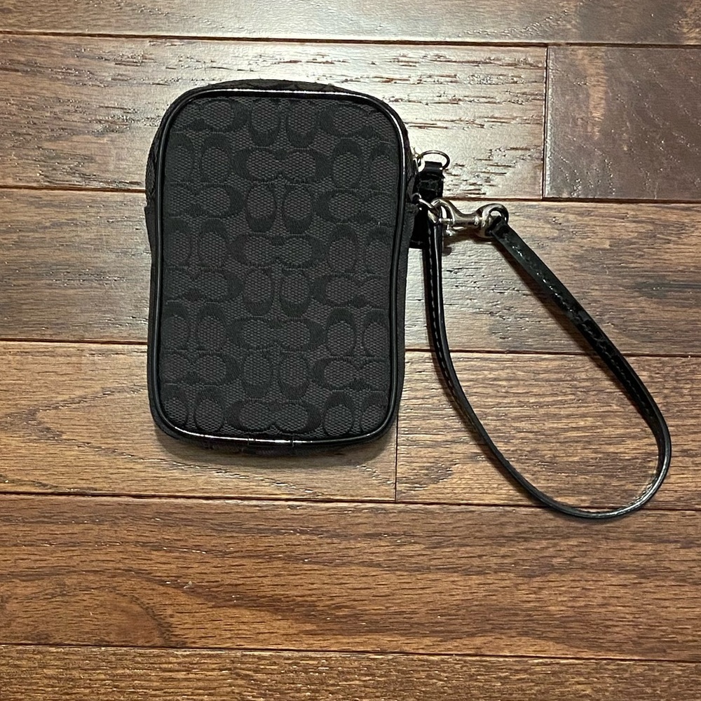 Coach Signature Multi Pouch - Picture 2 of 7